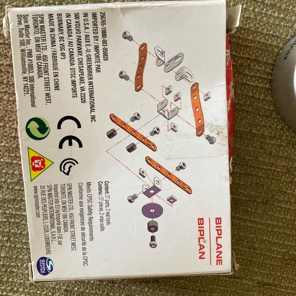 New box is damaged bolts plane - Picture 3 of 3